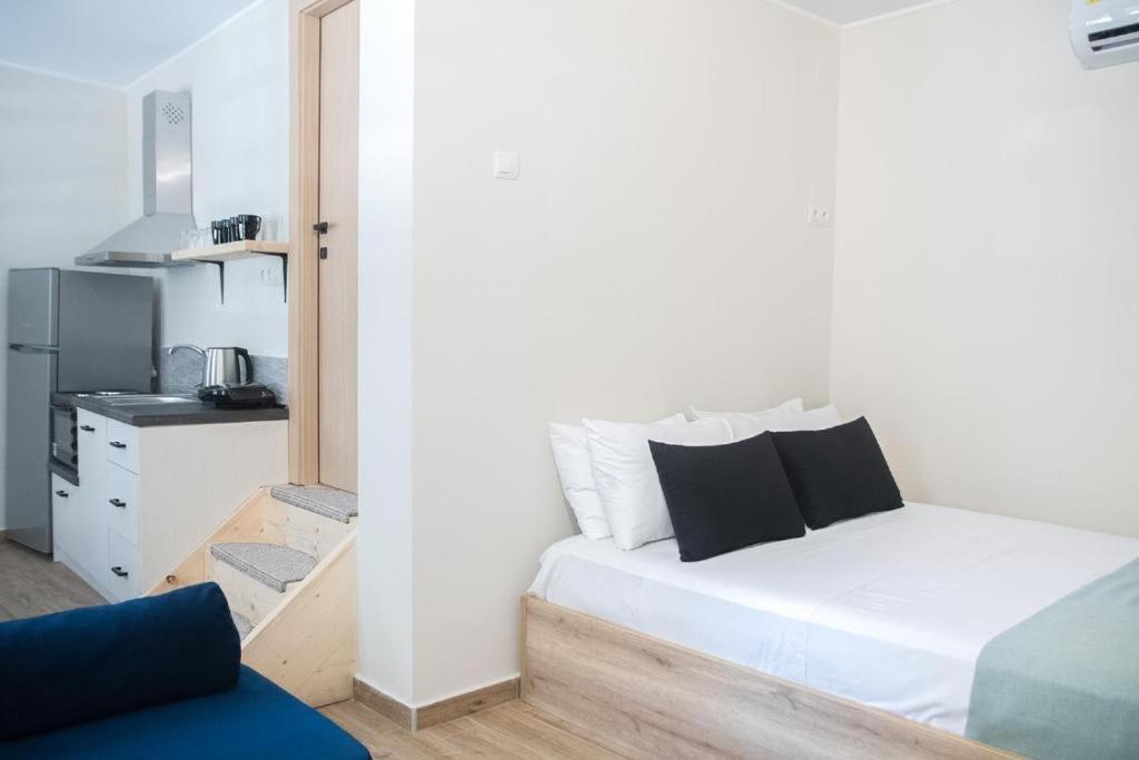 Апартаменты Agiopetra Lofts Кавала Экстерьер фото